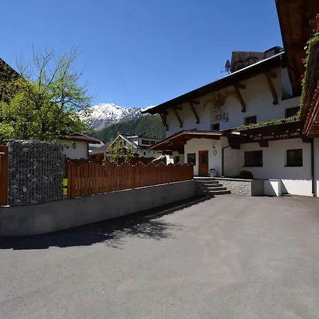 Haus Ban Broesign Holiday home